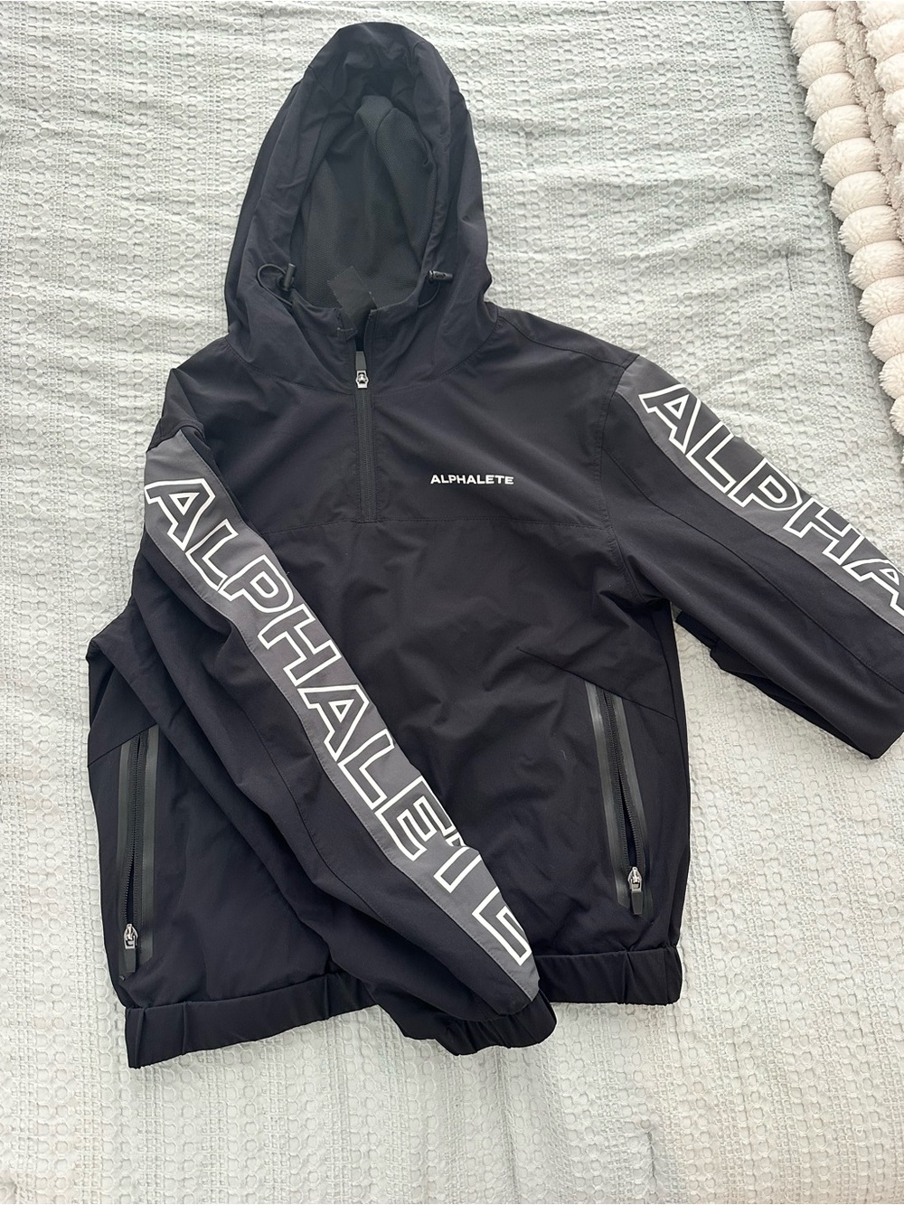 Alphalete Black Logo Lightweight Jacket - XS